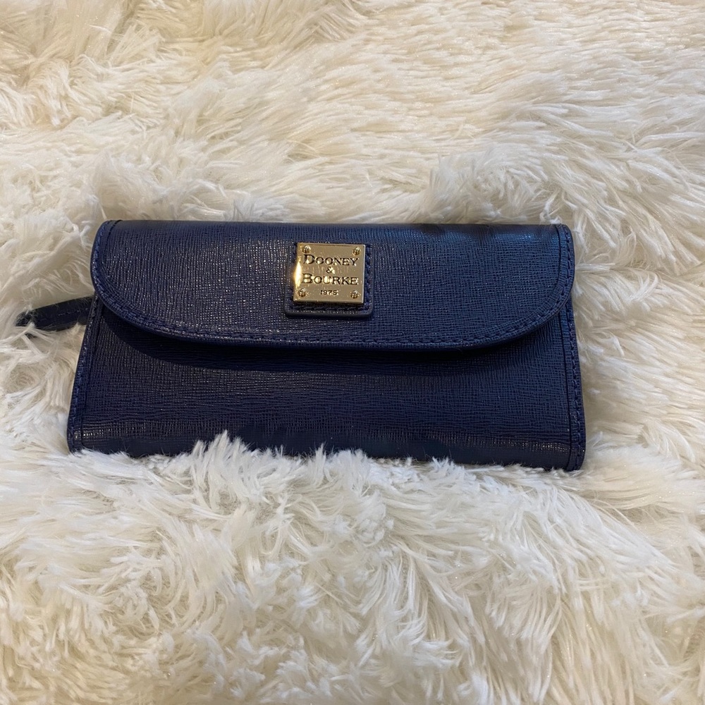 Dooney & Bourke Saffiano Continental Clutch